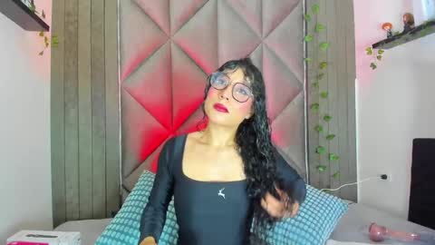 Snapshot of briaconner_ chatting on April 13, 1:22 am B R I A online show from April 13, 1:22 am
