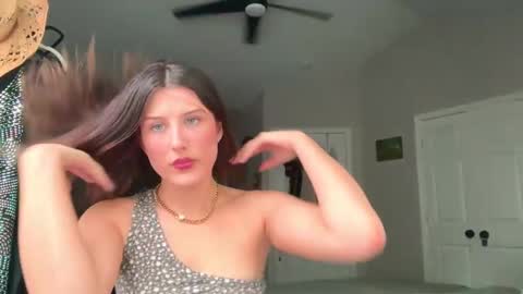 Snapshot of briadominick chatting on September 23, 7:50 pm Brianna3 online show from September 23, 7:50 pm