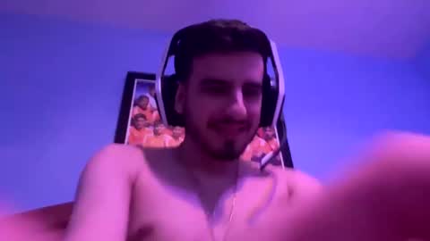 Snapshot of brian_bmw7 chatting on January 5, 6:35 am brian_bmw7 online show from January 5, 6:35 am