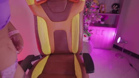 Briana online show from June 9, 6:41 pm