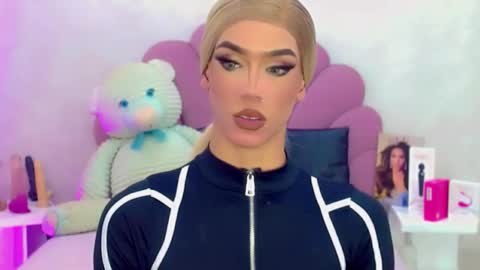 BRIANA online show from March 22, 5:16 pm