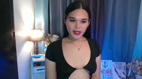 Snapshot of briana_sinclaire chatting on April 27, 4:10 am Claire online show from April 27, 4:10 am