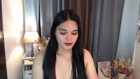 Snapshot of briana_sinclaire chatting on May 15, 6:53 am Claire online show from May 15, 6:53 am