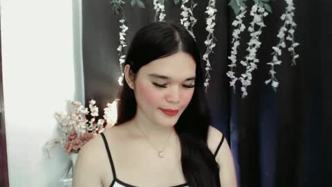 Snapshot of briana_sinclaire chatting on June 11, 3:37 am Claire online show from June 11, 3:37 am
