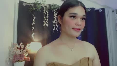 Snapshot of briana_sinclaire chatting on June 15, 12:13 am Claire online show from June 15, 12:13 am
