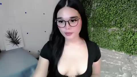 Claire online show from August 2, 9:08 am