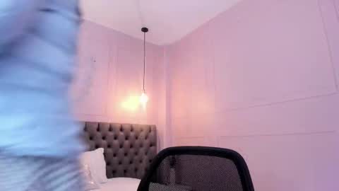 Snapshot of brianacurve chatting on October 13, 12:05 pm brianacurve online show from October 13, 12:05 pm