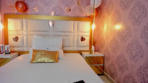 Snapshot of brianacurve chatting on November 8, 7:23 pm brianacurve online show from November 8, 7:23 pm