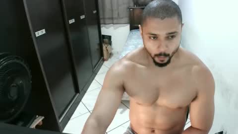 Snapshot of brianaries chatting on January 7, 3:57 am brianaries online show from January 7, 3:57 am