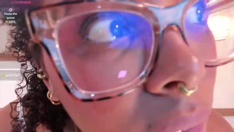 Snapshot of brianasmile chatting on November 25, 12:16 pm brianasmile online show from November 25, 12:16 pm