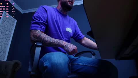 Brian online show from October 12, 4:33 am