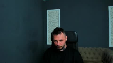 Snapshot of brianhunts chatting on April 14, 5:35 am Brian online show from April 14, 5:35 am