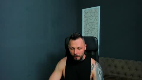 Snapshot of brianhunts chatting on April 26, 4:32 am Brian online show from April 26, 4:32 am