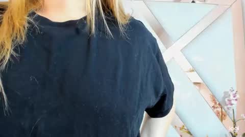 Snapshot of brianna_beltran chatting on March 9, 3:43 am brianna_beltran online show from March 9, 3:43 am