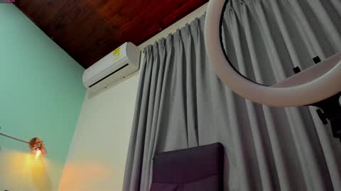 Snapshot of briannajackson_ chatting on January 21, 11:13 am brianna online show from January 21, 11:13 am