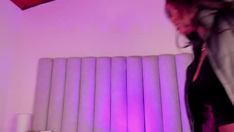 Snapshot of briannajackson_ chatting on January 31, 1:56 pm brianna online show from January 31, 1:56 pm