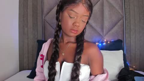 Snapshot of briannajackson_ chatting on February 5, 11:23 am brianna online show from February 5, 11:23 am