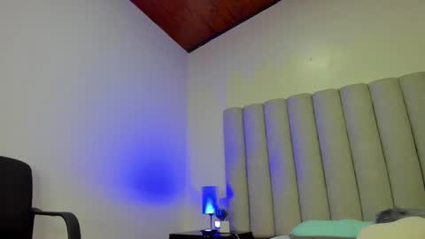 Snapshot of briannajackson_ chatting on February 12, 11:07 am brianna online show from February 12, 11:07 am