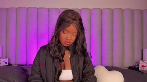 Snapshot of briannajackson_ chatting on February 13, 11:28 am brianna online show from February 13, 11:28 am