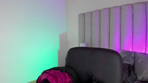 Snapshot of briannajackson_ chatting on February 17, 2:37 pm brianna online show from February 17, 2:37 pm