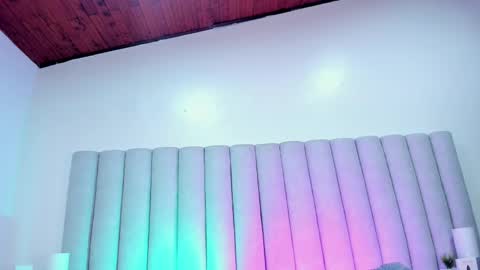 Snapshot of briannajackson_ chatting on February 24, 11:43 am brianna online show from February 24, 11:43 am