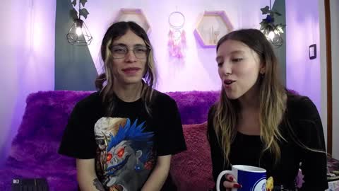 Snapshot of briarandblair chatting on December 2, 1:57 pm briarandblair online show from December 2, 1:57 pm