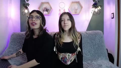 Snapshot of briarandblair chatting on December 3, 2:16 pm briarandblair online show from December 3, 2:16 pm