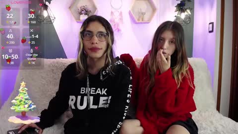 Snapshot of briarandblair chatting on December 12, 1:39 pm briarandblair online show from December 12, 1:39 pm