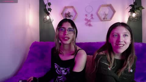 Snapshot of briarandblair chatting on December 26, 1:32 pm briarandblair online show from December 26, 1:32 pm