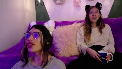 Snapshot of briarandblair chatting on January 9, 1:45 pm briarandblair online show from January 9, 1:45 pm