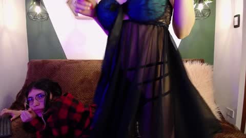 Snapshot of briarandblair chatting on January 11, 2:04 pm briarandblair online show from January 11, 2:04 pm