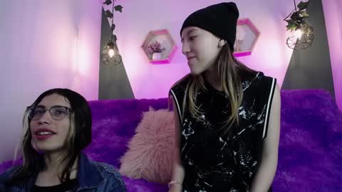 Snapshot of briarandblair chatting on February 3, 2:13 pm briarandblair online show from February 3, 2:13 pm