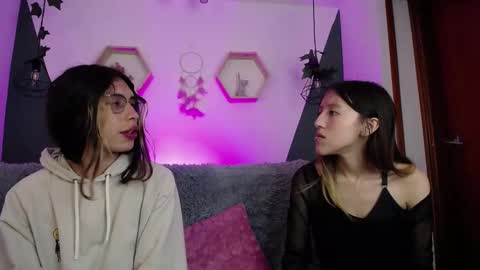 Snapshot of briarandblair chatting on February 10, 2:16 pm briarandblair online show from February 10, 2:16 pm