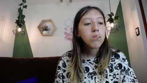 Snapshot of briarandblair chatting on February 13, 2:09 pm briarandblair online show from February 13, 2:09 pm