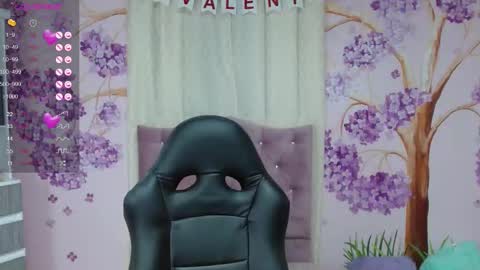 Snapshot of briathomas chatting on February 7, 4:06 am DAYANNA online show from February 7, 4:06 am