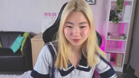 Snapshot of bridgetbottrel chatting on February 14, 12:18 am Bridget online show from February 14, 12:18 am