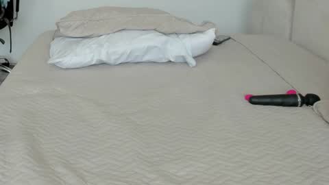    online show from January 18, 8:19 pm