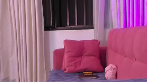    online show from November 29, 9:01 am