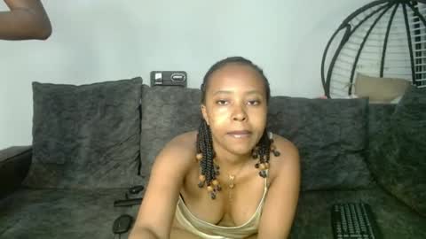 Snapshot of briella_10 chatting on June 12, 12:53 am briella online show from June 12, 12:53 am