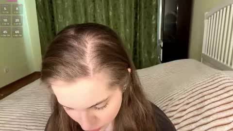 brielleroberts online show from March 23, 8:29 am