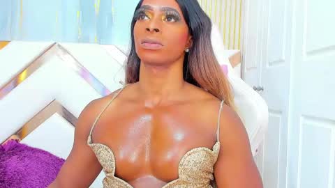 Snapshot of briggittebony chatting on June 5, 9:20 pm BIRGGITTEBONY online show from June 5, 9:20 pm