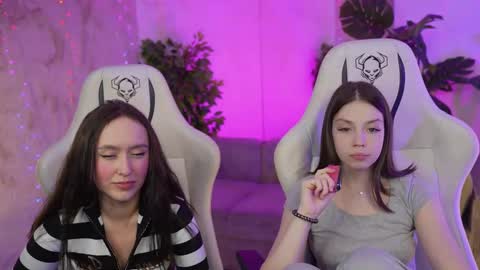 Diamonds Girls online show from January 31, 9:05 pm