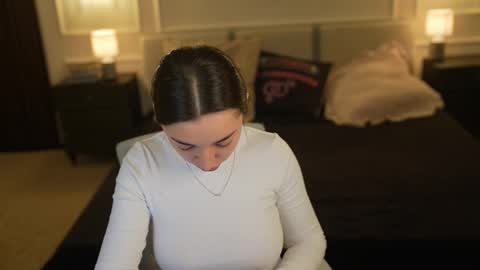 Diamonds Girls online show from October 27, 8:18 am