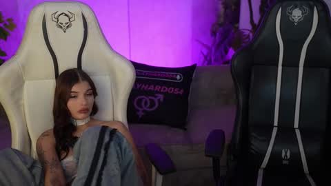 Diamonds Girls online show from November 27, 9:50 pm