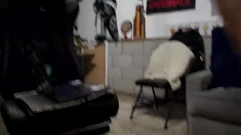 Snapshot of brikenn23 chatting on September 22, 10:39 am brikenn23 online show from September 22, 10:39 am