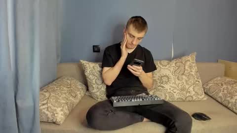 bristlebback online show from March 10, 10:20 am