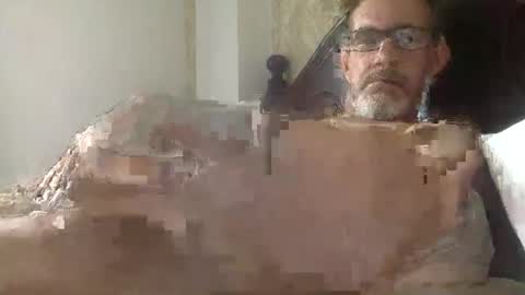 Snapshot of brital100 chatting on April 8, 2:55 am brital100 online show from April 8, 2:55 am