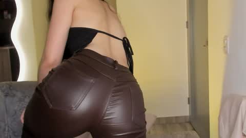 Snapshot of britany__lenox chatting on May 16, 2:19 am britany lenox online show from May 16, 2:19 am