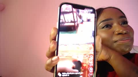 Snapshot of britanymooree chatting on December 4, 4:32 am Britany online show from December 4, 4:32 am