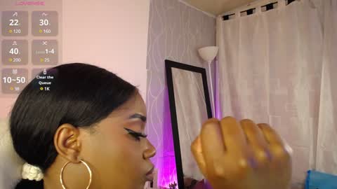 Snapshot of britanymooree chatting on January 14, 1:15 am Britany online show from January 14, 1:15 am